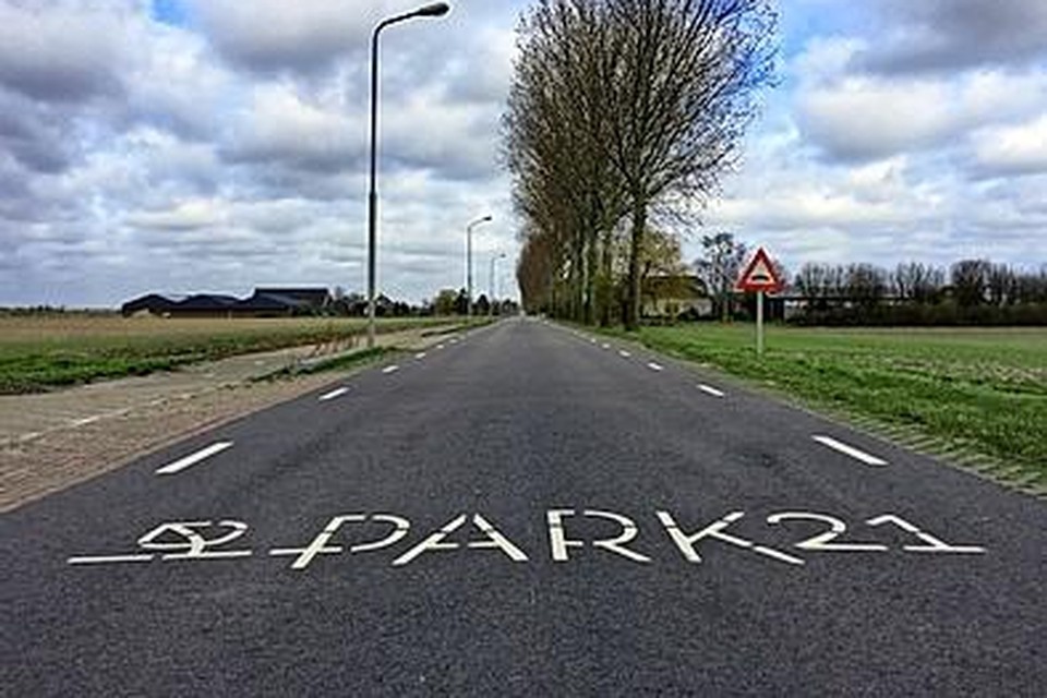 Park21 kent rechte lijnen en begint zomaar midden op de Rijnlanderweg.