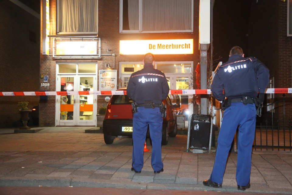 Overval op cafetaria Nieuw-Vennep. Foto Michel van Bergen