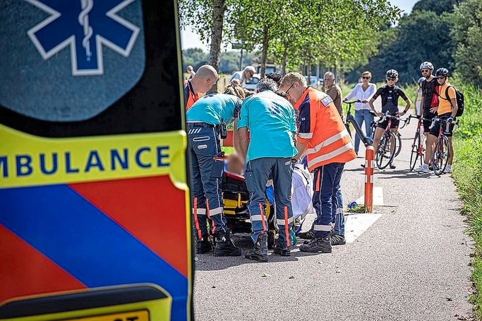 Hulpdiensten bij het zware fietsongeluk tussen Haarlem en Velserbroek, vorige maand.