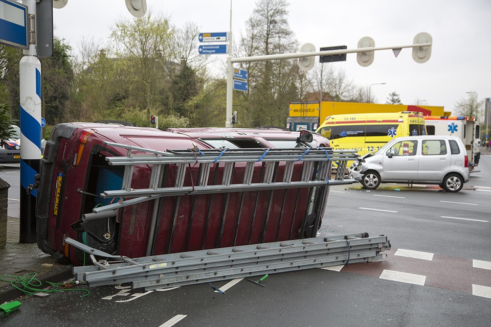 Gewonden bij zwaar verkeersongeval in Heemstede. Foto: Michel van Bergen