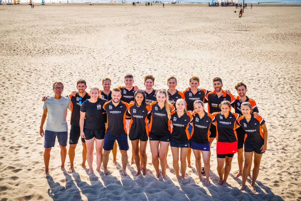 Na de nodige teambuildingsactiviteiten op het strand van IJmuiden is de selectie van Duinwijck klaar voor een nieuw seizoen.