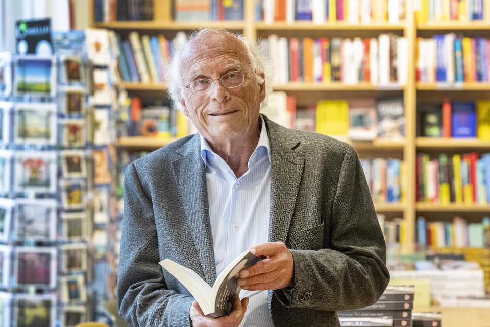 Sybren Kalkman presenteerde zijn boek ’Voor altijd mijn liefje’ donderdagmiddag in boekhandel Blokker in Heemstede.