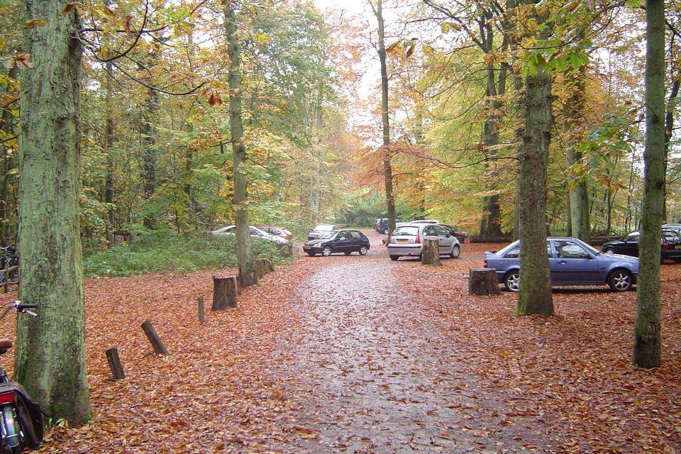 De parkeerplaats bij Duin en Kruidberg.