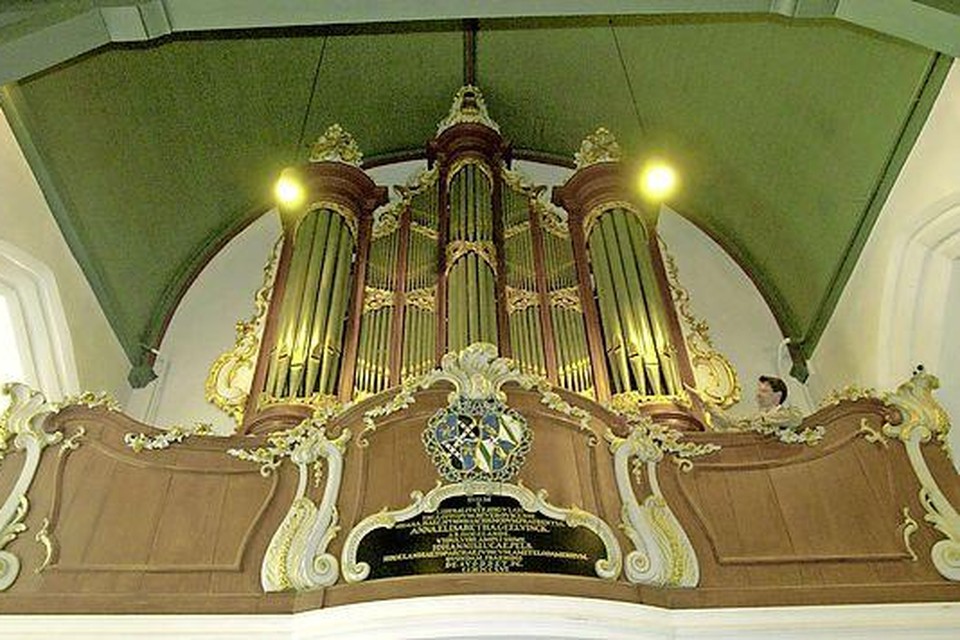 Victor Manuel Baena bespeelde zaterdag het orgel in de Grote Kerk in Beverwijk.