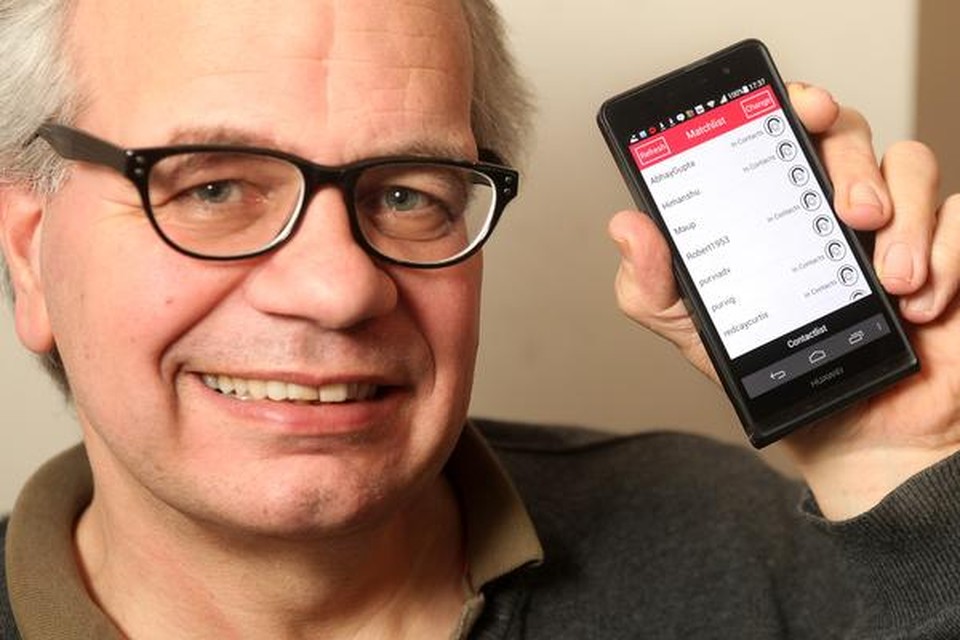 Joris van Huijstee uit Bussum merkt dat er interesse is voor de app.