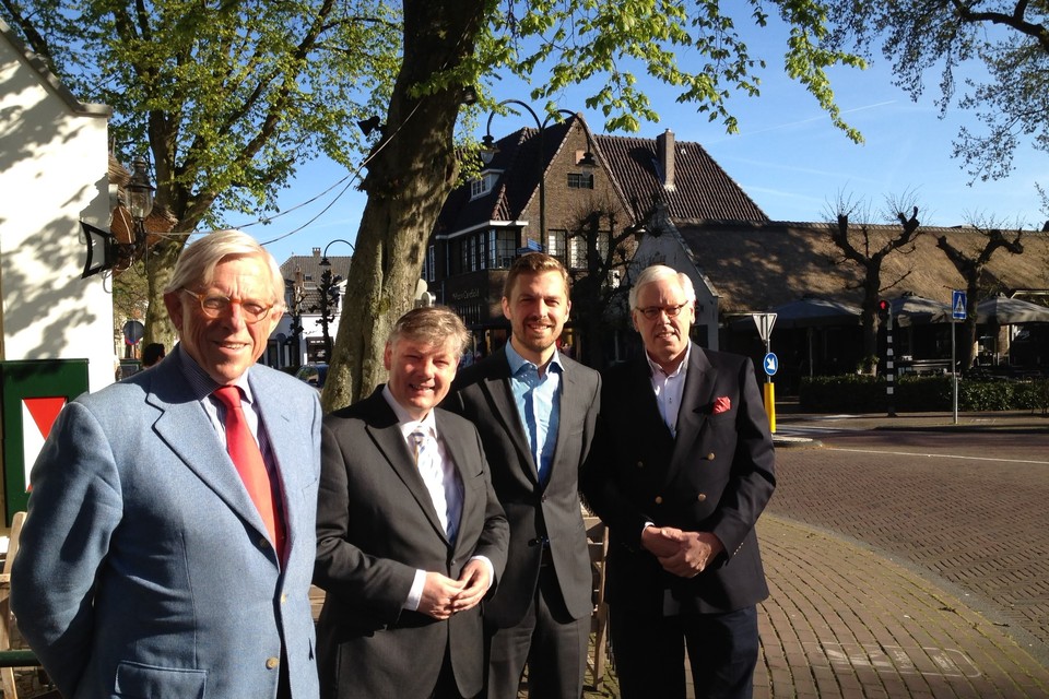 Van links naar rechts Stam, Roest, Smit en Van der Pols. foto edward de vries lentsch