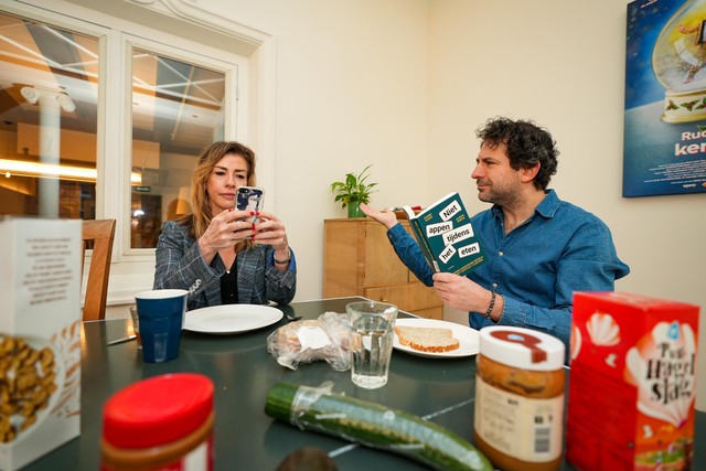 Vaak gesproken mechanisch Ongepast Niet appen tijdens het eten.' Over waarom we online luier en asocialer zijn  | Gooieneemlander