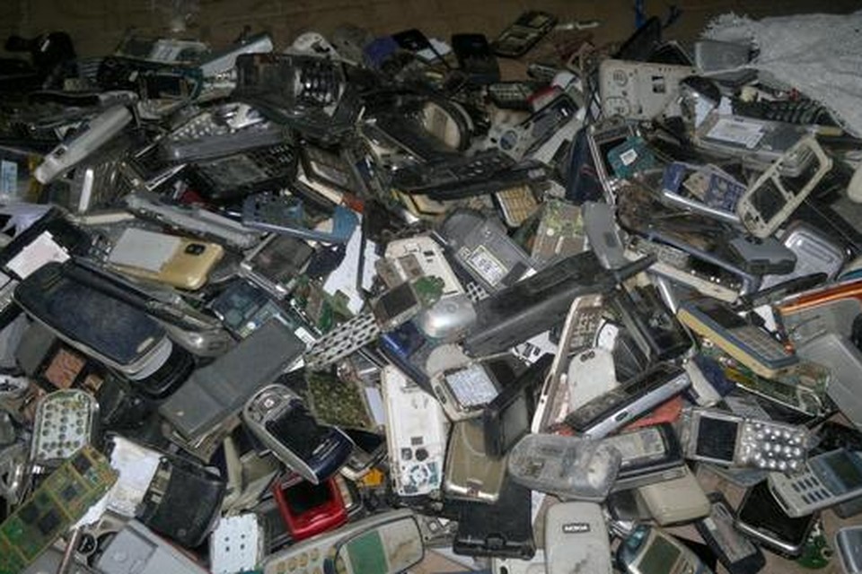 Telefoons verzameld in Oeganda.