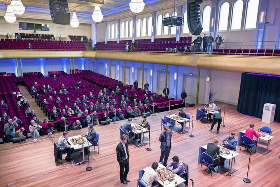 De grote zaal van de Philharmonie was woensdag het domein van de topschakers.