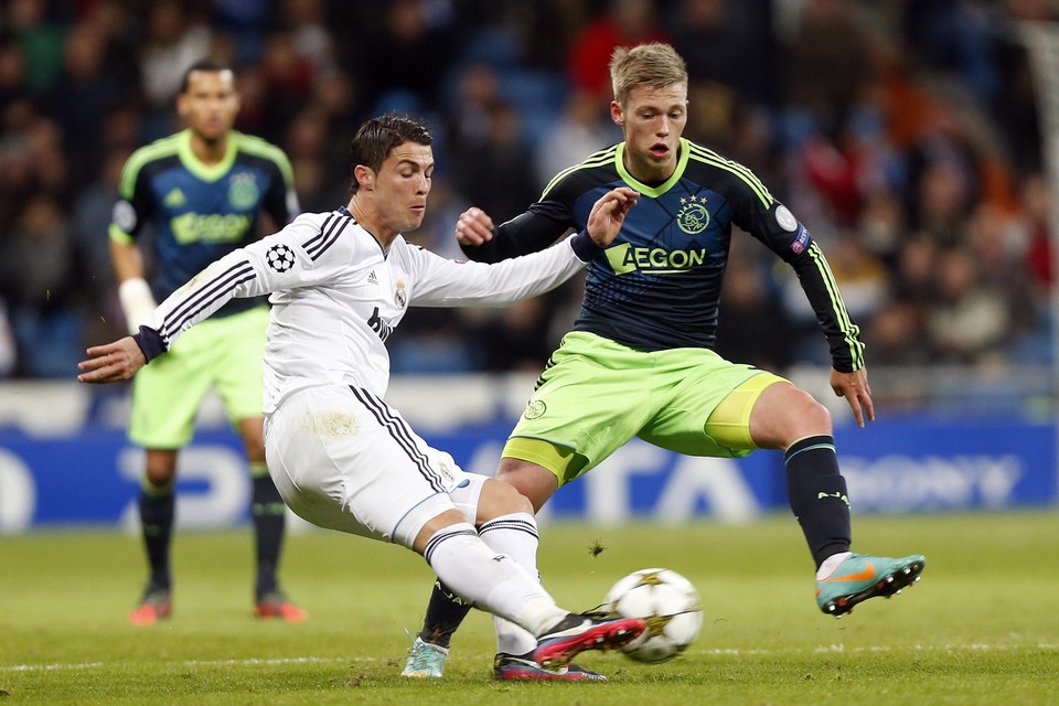 Cristiano Ronaldo in zijn tijd bij Real Madrid, tijdens een wedstrijd tegen Ajax