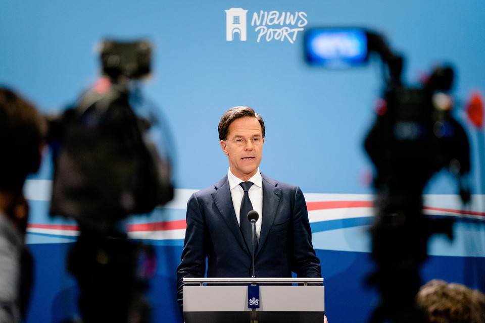 Premier Mark Rutte vrijdag tijdens zijn wekelijkse persconferentie na afloop van de ministerraad. Op een eerdere persconferentie introduceerde hij het begrip ’intelligente lockdown’.