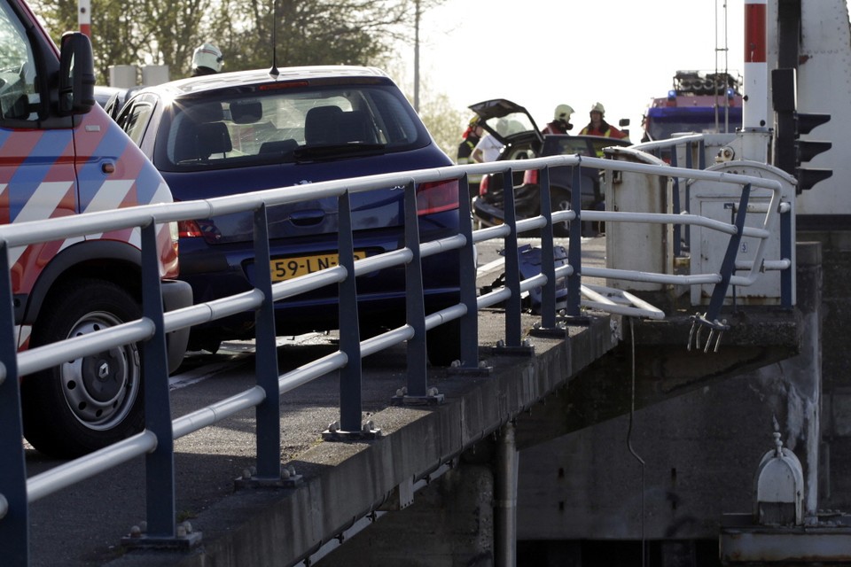 Zwaar ongeval in 2011 op de Vechtbrug bij Weesp. Archieffoto: Studio Kastermans