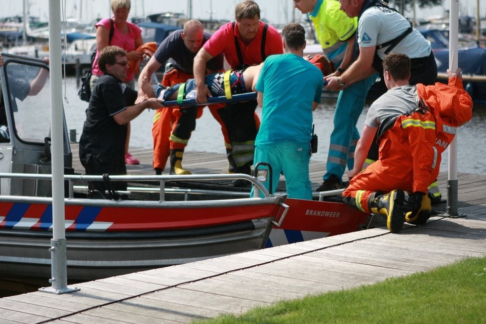 Jongen gewond na val Loosdrechtse Plassen. Foto Wessel Kok